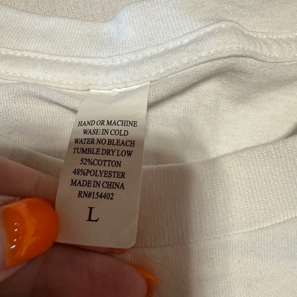 California Men’s Size Large White Graphic T-Shirt with Car Design - Picture 3 of 6